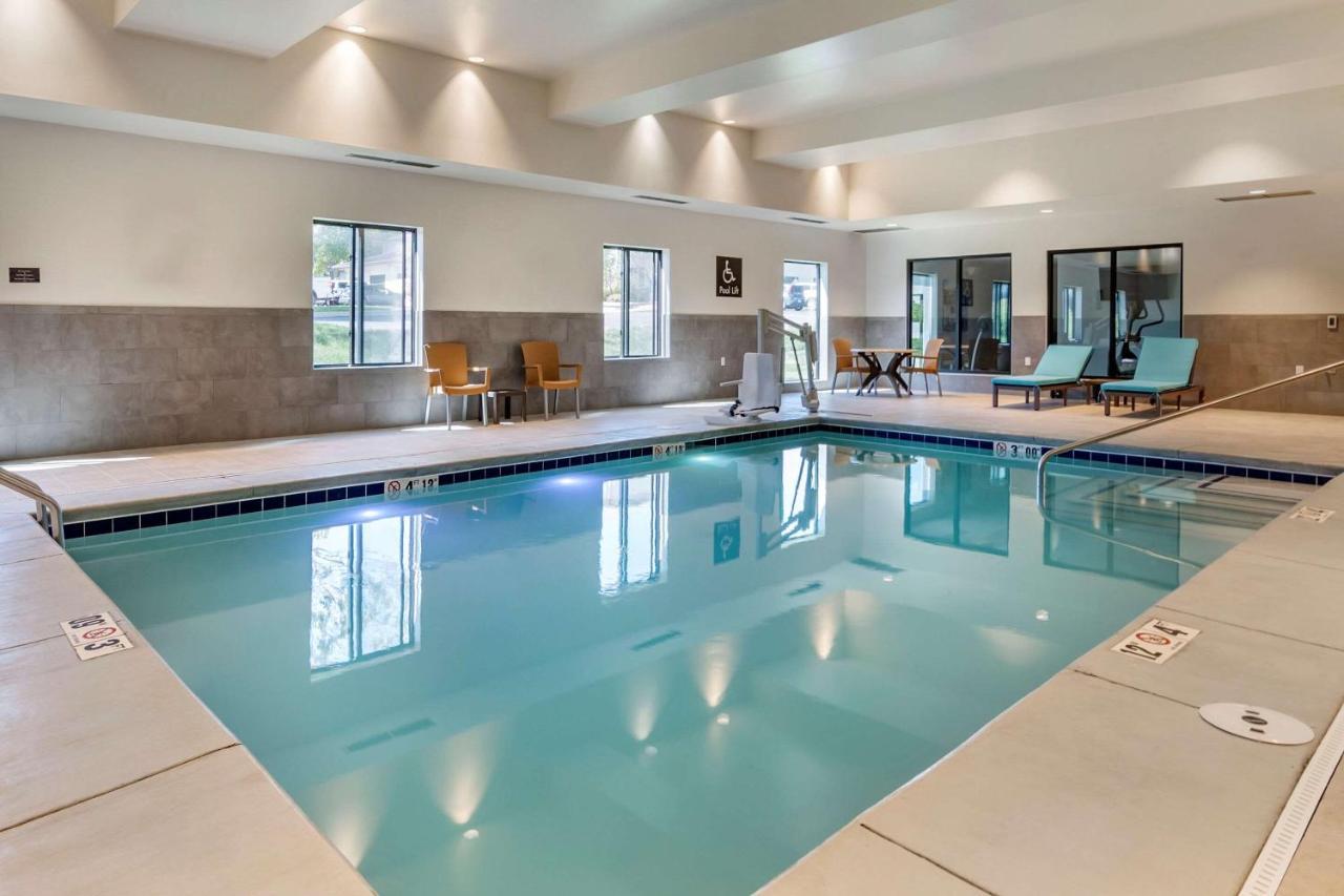 Comfort Suites Grandview - Kansas City Eksteriør billede