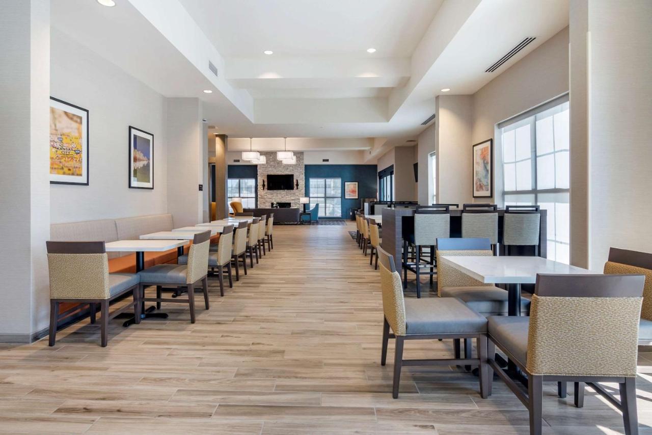 Comfort Suites Grandview - Kansas City Eksteriør billede